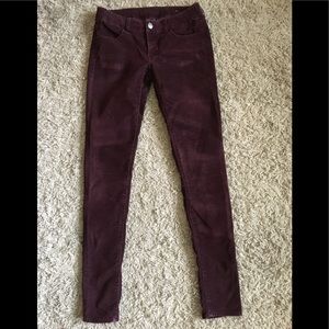 AEO maroon skinny fine-wale cords